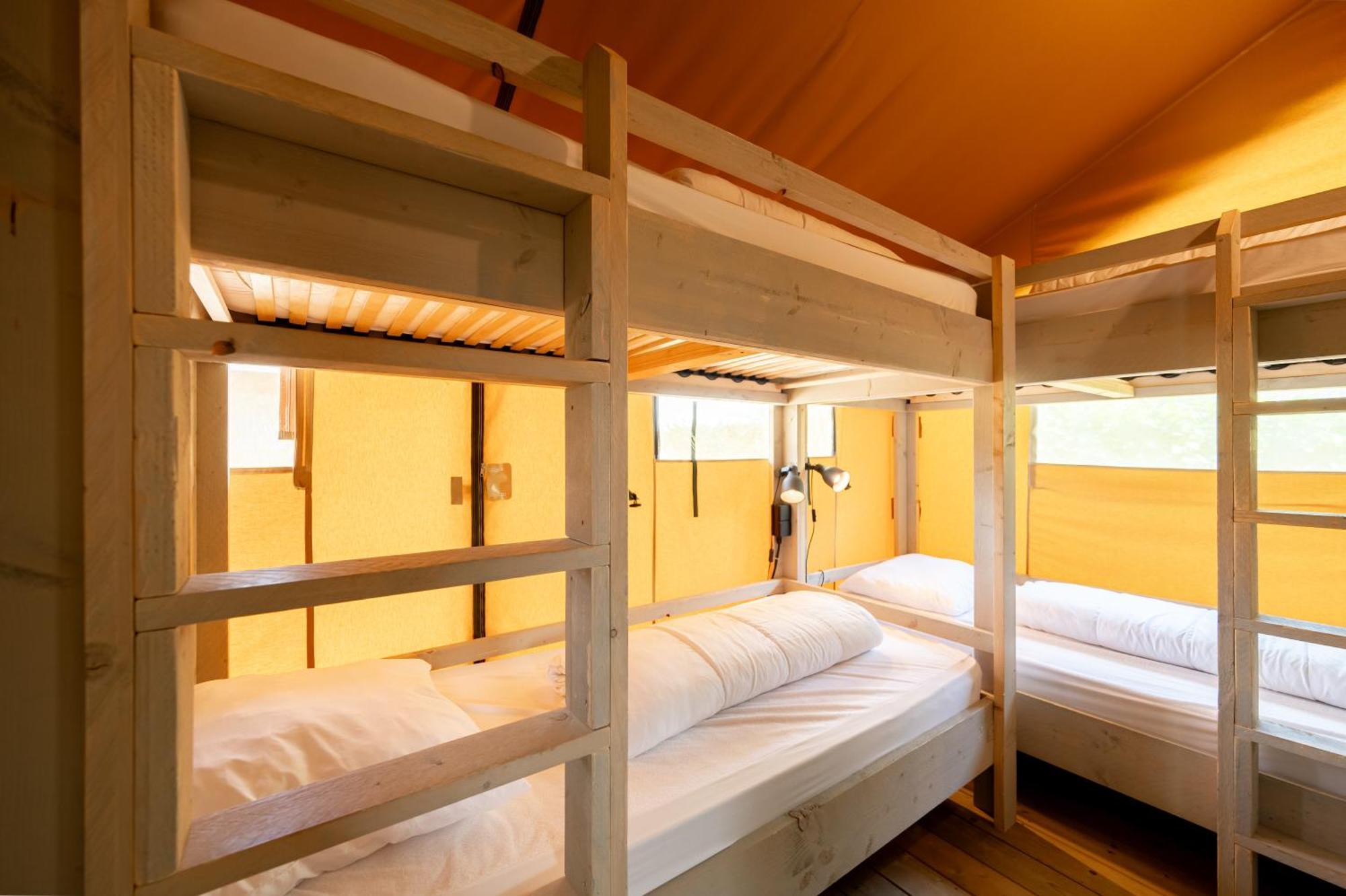 Glamping Twente Hotel เดเนกัมป์ ภายนอก รูปภาพ