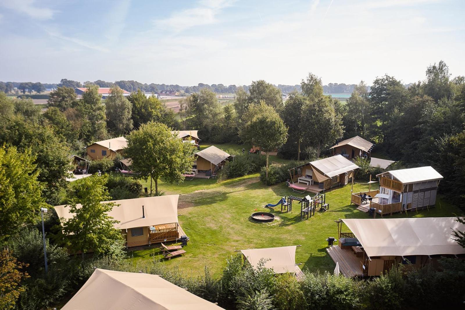 Glamping Twente Hotel เดเนกัมป์ ภายนอก รูปภาพ